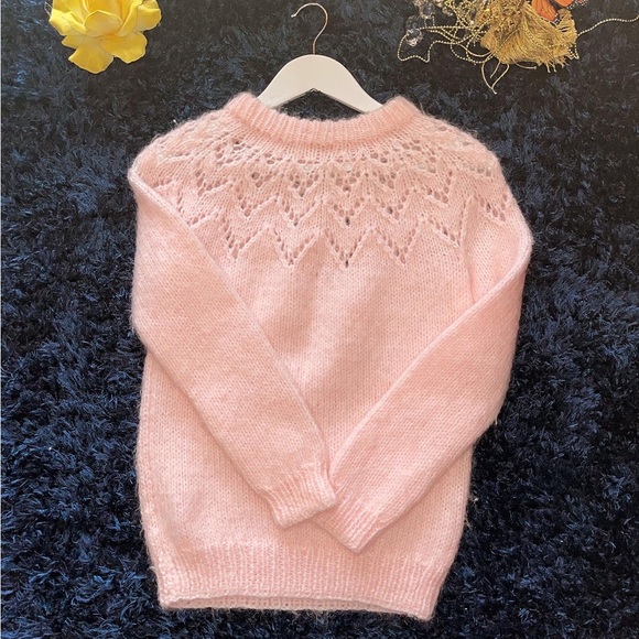Baby pink wool sweater 🤍🩷✨ - Picture 3 of 4